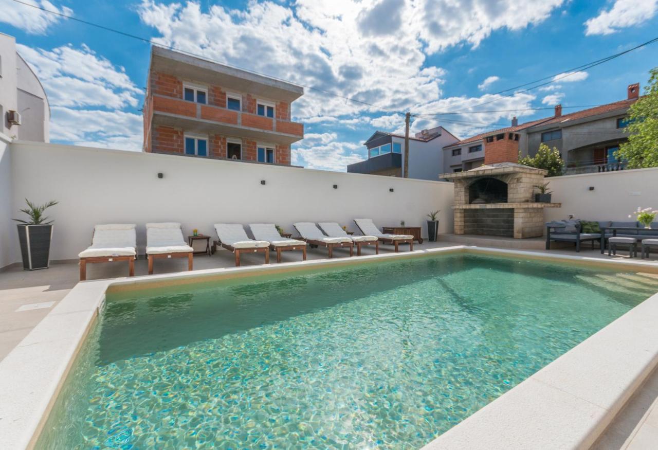 Apartment Pavla With Pool Zadar Exterior photo