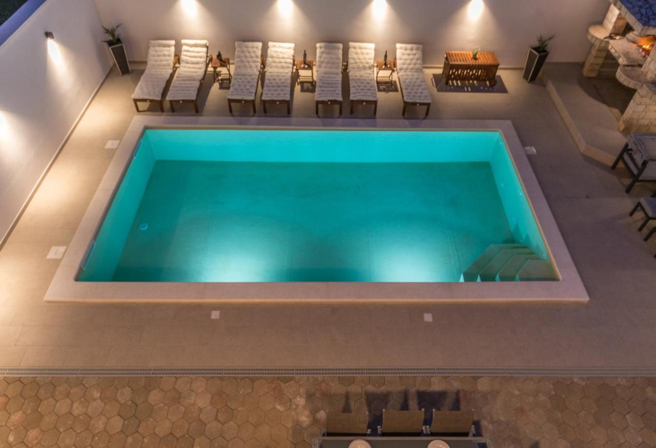 Apartment Pavla With Pool Zadar Exterior photo